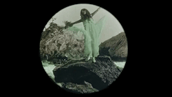 littlepennydreadful:Frames from ‘La légende des ondines’ (1911) featured in ‘Fantasia of Color in Early Cinema’  https://painted-face.com/
