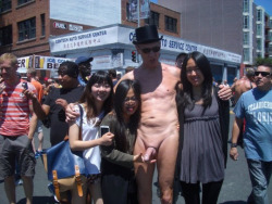 walkingandswinging:  Public erection and CFNM - who says Asian girls are shy? It seems if there’s a dick out in public, they’re there to handle the situation. Literally.