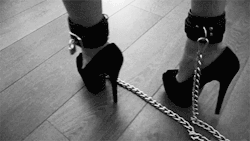 Yay for kinky heels &amp; ankle restraints. ♥