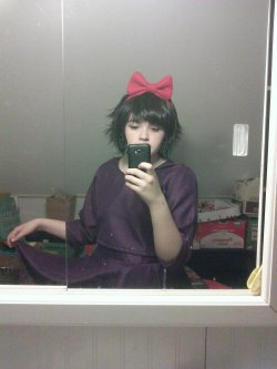 meenahmoney:  its such a simple design but kiki has always been my dream cosplay~ 