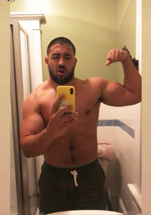 juicybros:  Thick handsome muscle bro with huge biceps