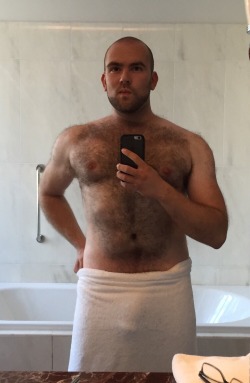 hot-men-of-reddit:  Fresh out of the shower via /r/ladybonersgw http://ift.tt/2b3XNia 