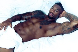 getitmoist:  teddystyle:  getitmoist:  Former NFL Player, Now Boxer &amp; My boo Ray Edwards  This man is too sexy… anyone else think he’s a closet bottom???   I wish he was