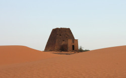 graveyarddirt:  The Forgotten Pyramids of Meroë In a desert in eastern Sudan, along the banks of the Nile River, lies a collection of nearly 200 ancient pyramids—many of them tombs of the kings and queens of the Meroitic Kingdom which ruled the area