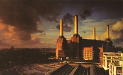 pinkfloydianslip:  December 3 - On this day in 1976, during the second day of photography at Battersea Power Station in London for the Animals cover, Pink Floyd’s pig balloon “Algie” broke from its tether and flew away. The balloon passed through