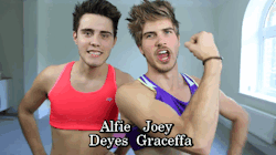 el-mago-de-guapos:  Alfie Deyes &amp; Joey Graceffa  The Yoga Challenge! 