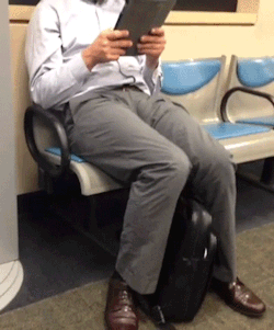partneredandlonely:  Manspreading.   “If you don’t have anything nice to post….come follow me!”  With over 10,000 posts, 4,500+ followers can’t be wrong!  http://partneredandlonely.tumblr.com 