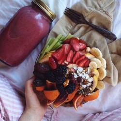 vegantality:  albeeats:  Banana strawberry cherry smoothie and the biggest fruit salad.  woow! 