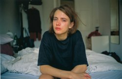 artphotographyinspo:  Amanda crying on my bed, Berlin 1992 by Nan Goldin 