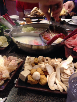 Aaaand we had hot pot for dinner! It was a very fun day :D