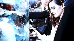 watsongifs:  Emma Watson at the Madrid Premiere of ‘Noah’ on March 17, 2014  👌.