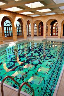 kish-myass:  wings-and-pies: sixpenceee:  Persian carpet patterned pool by Craig Bragdy Design  Imagine leaving some goggles in that pool, they’d be impossible to find   Fuck goggles,  imagine a piece of jewelery.