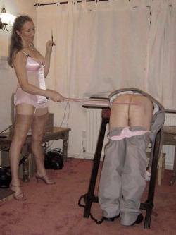 spanking-ladies-naughty-boys:helen59:A bit