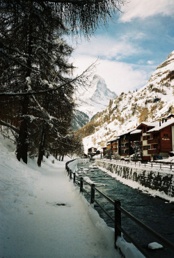 allthingseurope:  Zermatt, Switzerland (by Joana Salta) 