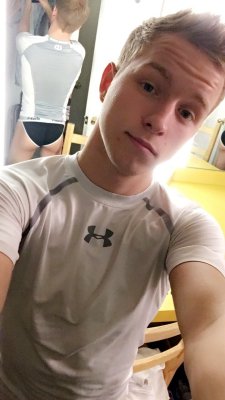 eeeisme:  Famous Great Ass- Sexy gay pornstar Noah White is a cutie and this lil twink has one hell of a hot ass!