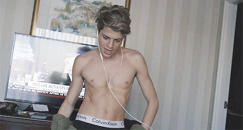 famous-male-celeb-naked:  Jace Norman adult photos