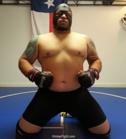 wrestlerswrestlingphotos:  bulky males pro wrestlers
