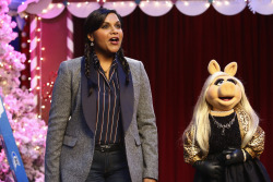 themuppets:  Your holiday will be complete with the bountiful gifts of Miss Piggy and Mindy Kaling in a brand new episode of The Muppets Tuesday at 8|7c on ABC!