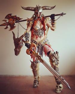 cosplayandgeekstuff:    Brynhild Cosplay (Brazil) as Barbarian.   Photos by: RafaConte Artwork   