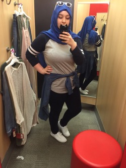 phanicornundertherainbow:  Well I was feeling myself today and I took some photos in Targetâ€™s changing room