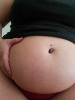 feedingtaylor:Fattening the belly up! Can you tell?