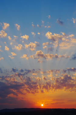purvert:  gargano sunset by ΞSSΞ®®Ξ on Flickr.