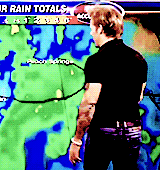  &lsquo;The weather is gonna be really good. Uh, lots of sun, some showers, a lil&rsquo; bit of snow though if you&rsquo;re just tuning in. …wear your wellies!&rsquo; Chris Jericho does the weather on Fox10 (17/9/14)~ 