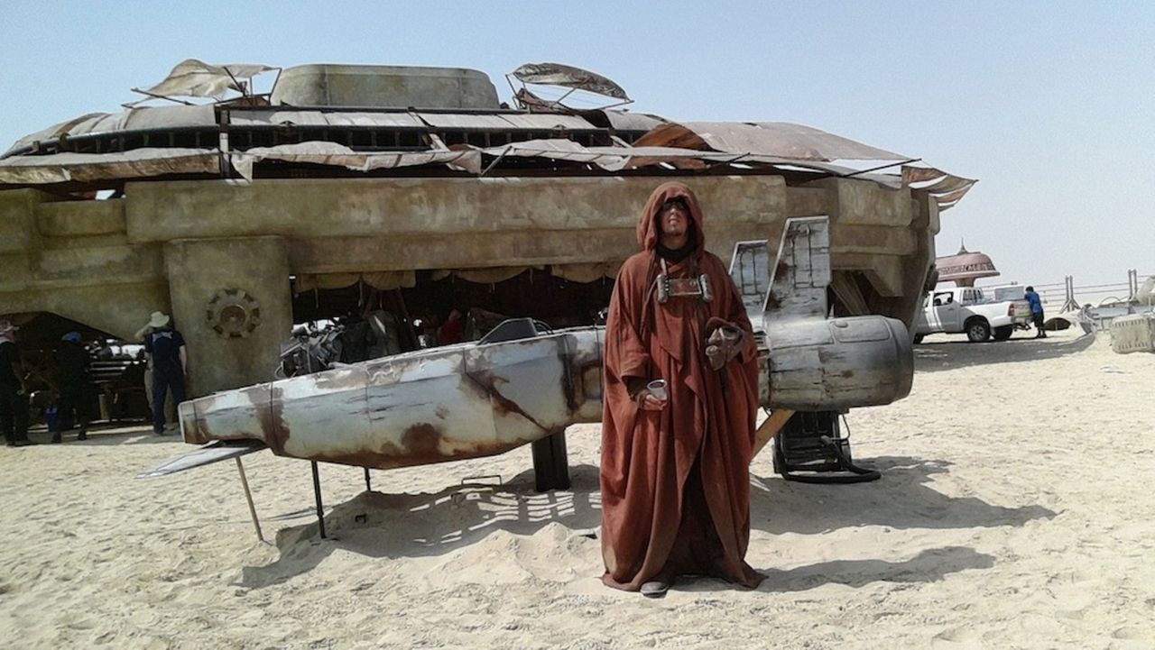 deathstarwaltz:  Behind the Scenes: Star Wars Episode VII set in Abu Dhabi 
