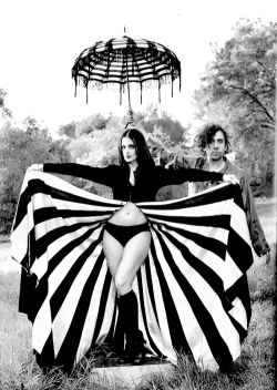 vintagegal:  Tim Burton and Lisa Marie Smith