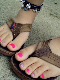 The-Foot-Archivist:  The Smell Of The Rainbow Flip Flops And Mega Cute Toes Are Making