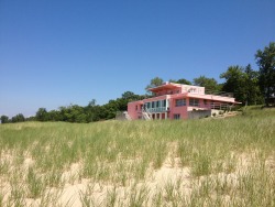 more than most things, I wish this charming pink house on lake michigan could be my own.