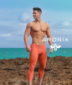 aronikswim:  NEW ARRIVALS!💪🏼 Check out our new fitness gear! Aronikswim.com/fitness