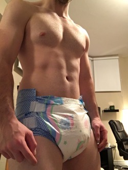 morrishudsonrock:  Getting ready for bed! Need to be double diapered now that I’ve begun bedwetting again. The private hypnosis sessions probably aren’t helping 😜 