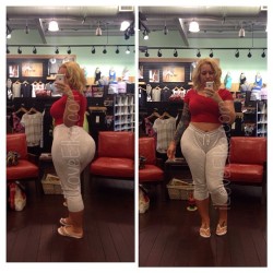 elkestallion:  At my fav store that cater to my thickness #Lululemon #elke #elkethestallion #iloveelke #curves #bombshell #hips  (at lululemon athletica Studio City)  Elke the stallion