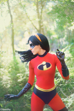cosplayhotties:  Incredibles - Violet by