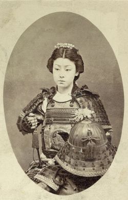 andiedraws:onna-bugeishaRare vintage photograph of an onna-bugeisha, one of the female warriors of the upper social classes in feudal JapanFrom retronaut.com