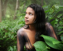the-seraphic-book-of-eloy:  Brazilian Desana Girl, Rio Negro (Amazon)The Desana people call themselves “People of the Universe”. &ldquo;According to the oral tradition of the Desana, which is common to other Eastern Tukanoan peoples, the ancestors