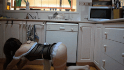 saxonviolets:  Making housework fun