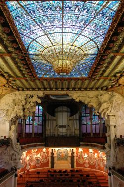 Divine inspiration (Palau de la Musica Catalana, Barcelona, Spain)