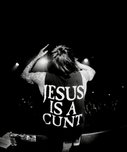  Oliver Sykes  