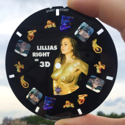 ✨✨ Another new thing! Lillias Right @lillias_right in 3D original ViewMaster reel now on Etsy ✨✨ #lilliasright #bodyart #bodyglitter #viewmaster #3D #stereoscopic #artnude #curvy #goddess