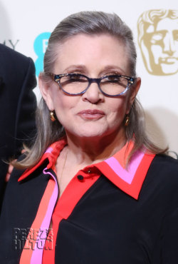 pardonmewhileipanic:  roane72:  perezhilton: Carrie Fisher suffers major heart attack aboard plane! http://goo.gl/GQvtW1 2016 DON’T YOU FUCKING DARE.  im not ok with this at all 