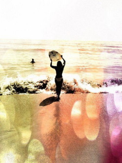 girlssurf2:  Girls surf too http://girlssurf2.tumblr.com/Girls