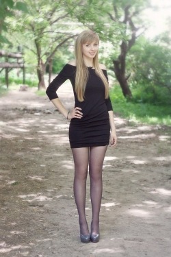 tightsobsession: Beautiful blond in tight mini dress and sheer