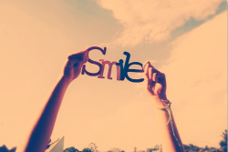 Smile | via Tumblr en We Heart It. http://weheartit.com/entry/69233334/via/layZ_girl