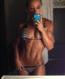 pump-and-burn:  Alexis Montgomery