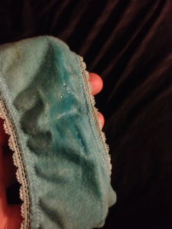 papiandprincess:Wet panties, leaking cum
