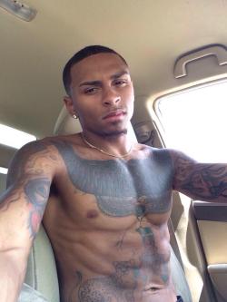 dick-down-nigg:  #rt if u think hes sexy