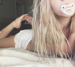 pacifybella:  Messy hair, clean baby 😇⛅️✨