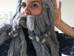 throllinoakenshield:  after 2 days and 750 meters of yarn I now have an oin wig the tutorial I used
